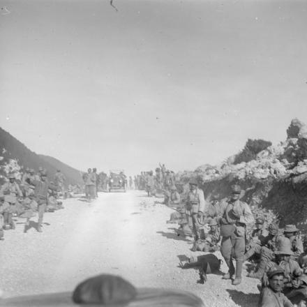 Soldati italiani in Albania - Fonte: © IWM (Q 19121)