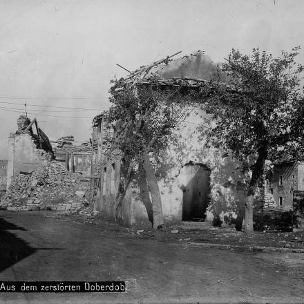 Doberdò bombardata. Foto del museo Isonzofront 1917 - Fonte: ©Museo civico del Risorgimento di Bologna