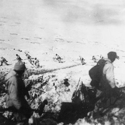 Truppe italiane tra la neve - Fonte: © IWM (Q 48189)