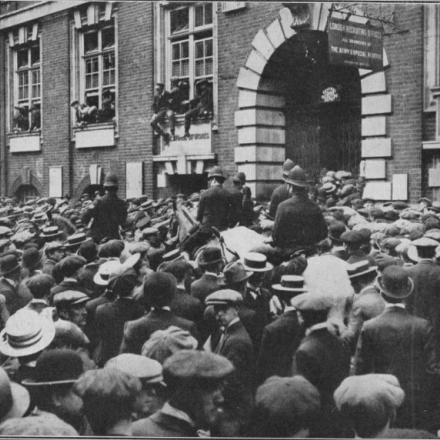 Londra, reclutamento dei volontari