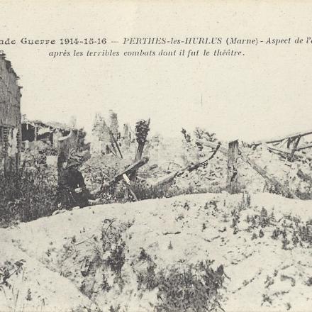 Ingresso di un villaggio nei pressi di Perthes-lès-Hurlus
