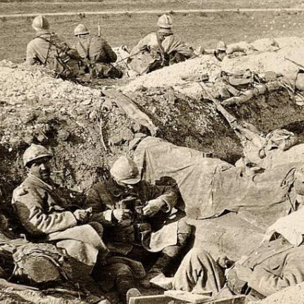 Soldati nelle trincee di Champagne