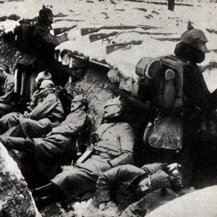 Tedeschi in trincee sul fronte orientale