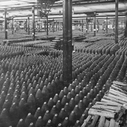 Una fabbrica di granate in Gran Bretagna. Questo deposito copre 9,5 acri. © IWM Q 70207
