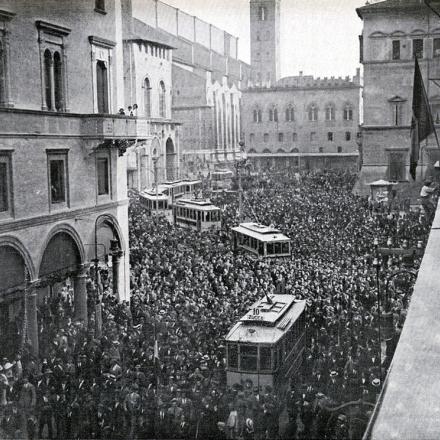 Manifestazione interventista a Bologna - Maggio 1915