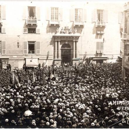 Manifestazione interventista a Genova