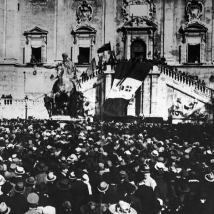 Gabriele D'Annunzio parla dal Campidoglio