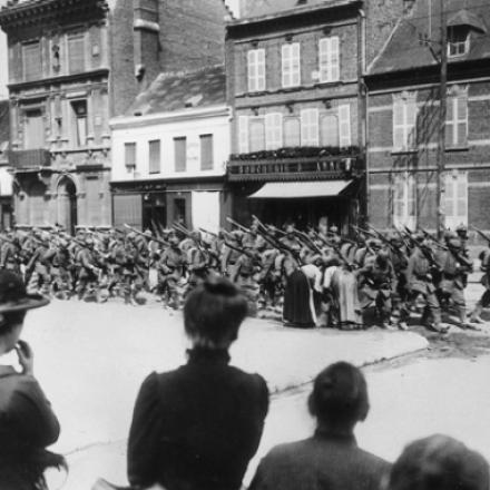 Le truppe tedesche entrano ad Amiens