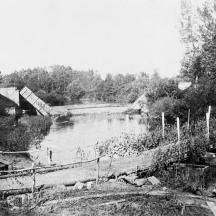 Il ponte sul fiume Aisne attraversato dalla 2a divisione britannica, settembre 1914. © IWM Q 54988