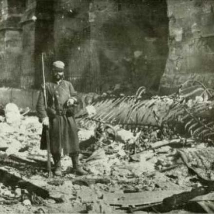 Interno della cattedrale di Reims dopo il bombardamento