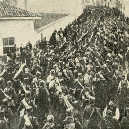 Truppe serbe in partenza per il fronte