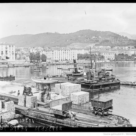 Il porto di Ajaccio nel 1914. © BNF Gallica - Agence Rol ark_12148_btv1b531150405