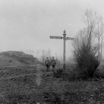 Fanteria tedesca al crocevia tra Nieuwkerke e il Kemmel.