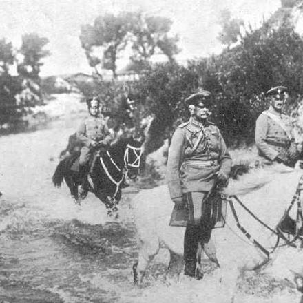 Il generale tedesco Mackensen guida le truppe in Polonia