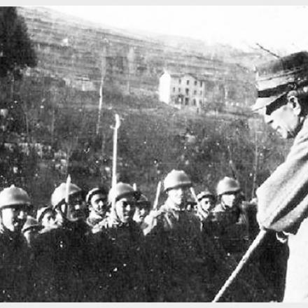 BRIGATA SASSARI - Il Generale  Sanna parla ai Sassarini