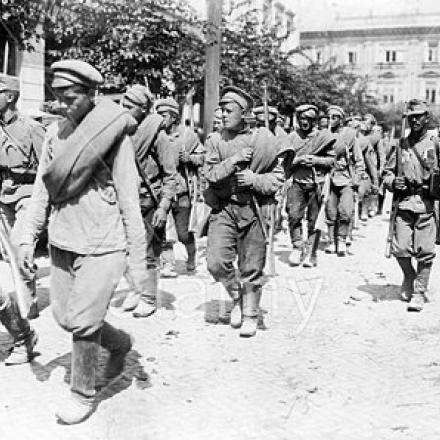 Prigionieri russi dopo la capitolazione di Lublino_1915_©Alamy