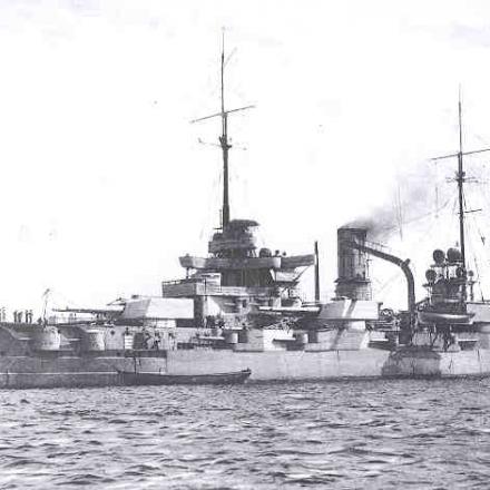 La nave da battaglia tedesca Posen durante la Battaglia del Golfo di Riga, 8 - 19 agosto 1915