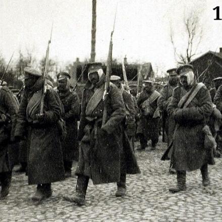 Agosto 1915, le truppe russe si ritirano da Galizia, Lituania e Polonia  © kak-spasti-mir.ru