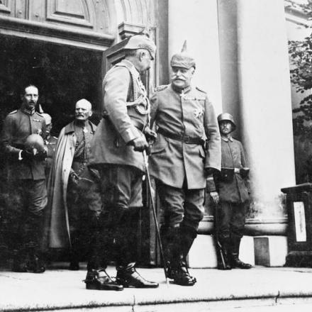 Kaiser Guglielmo II con il Generale Hermann von Eichhorn a Wilno (Vilnius), 1915, ©IWM London