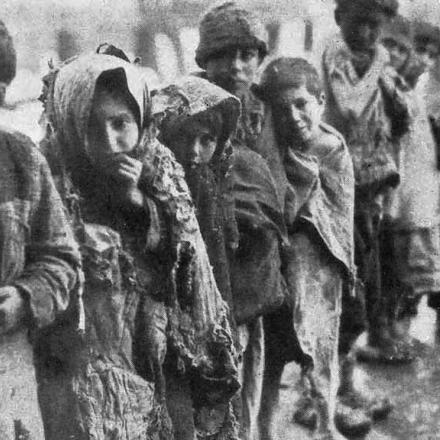 Bambini vittime del genocidio armeno, 1915, ©The Armenian Genocide Museum-Institute