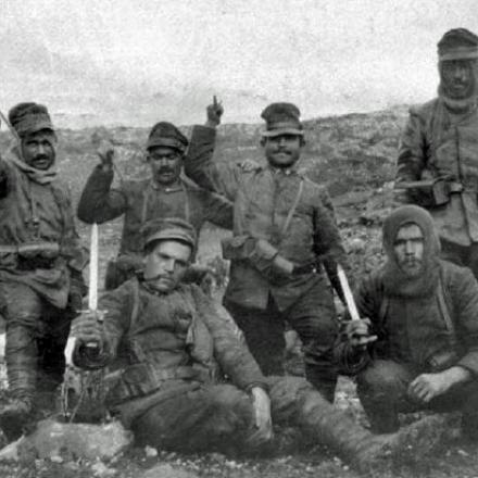 Arditi della Brigata "Sassari" abilissimi nel combattimento corpo a corpo. Collezione A. Graziani, Archivio Museo storico Brigata Sassari 