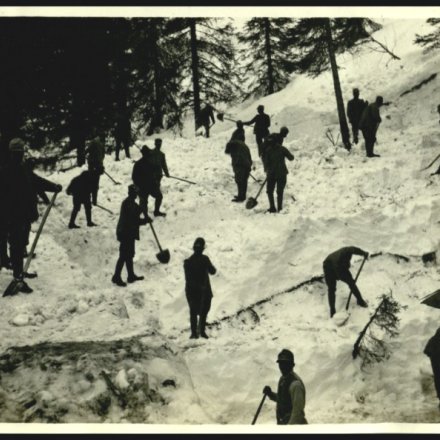 Lo sgombro della neve sul Campomulo, ©MCRR