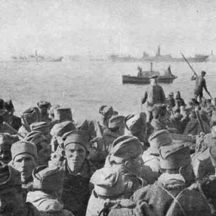 Truppe serbe evacuate a Corfù. © Wikipedia - Author unknown - public domain