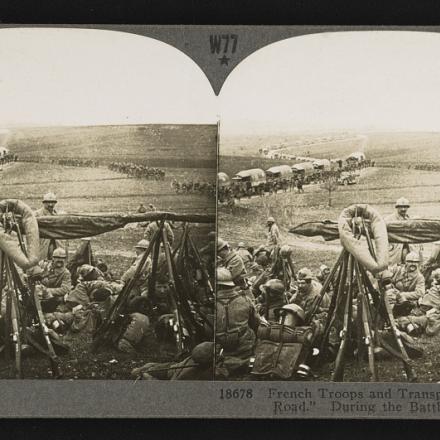 Truppe francesi e il trasporto durante la Battaglia di Verdun - Fonte "The sacred road", Library of Congress