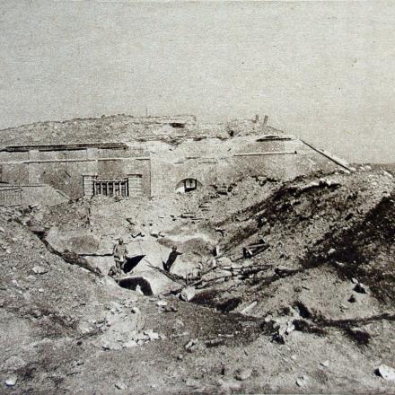 Fort de Vaux, marzo 1916 - Fonte: Le Miroir N°134, immagine di dominio pubblico