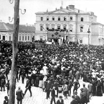 Manifestazioni antiserbe a Sarajevo