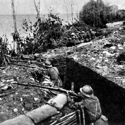 Militari italiani in trincea sul medio Piave - Fonte: Difesa.it