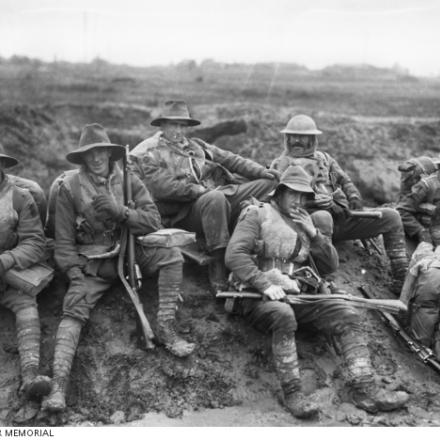Fanti britannici della 5ª Divisione di fanteria sul fronte della Somme - Fonte: Australian War Memorial