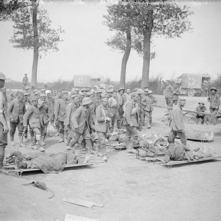 Prigionieri tedeschi nella battaglia di Pozières - © Imperial War Museum (Q 4058)