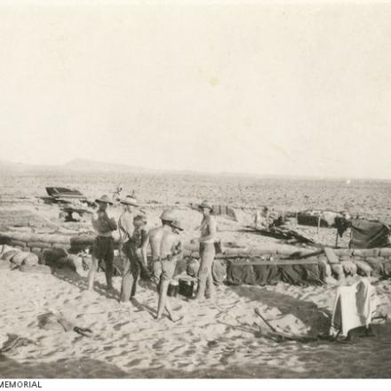 Fortino eretto da truppe britanniche e australiane - Fonte: Australian War Memorial