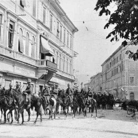 Truppe italiane a Gorizia - Fonte: © Imperial War Museum (Q 65118)