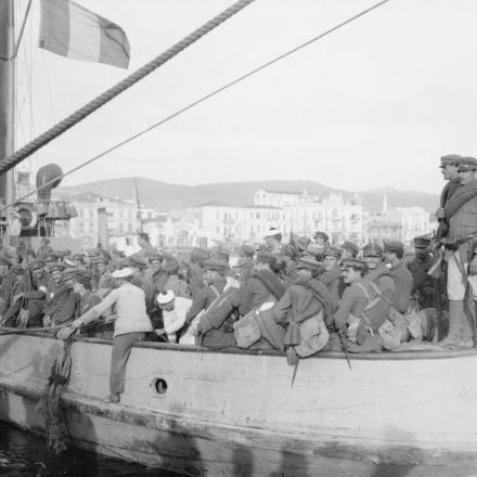 Militari della sesta divisione greca - Fonte: © Imperial War Museum (Q 32373)