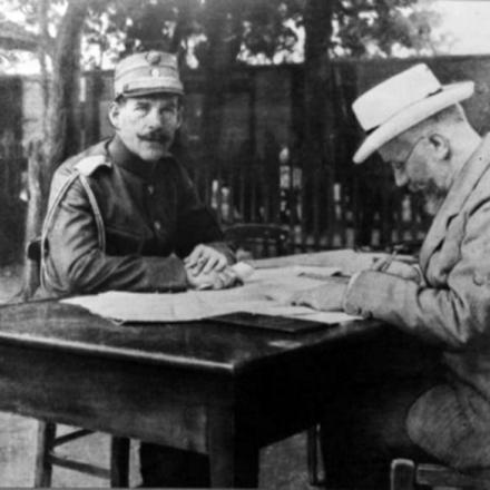 Eleftherios Venizelos con il Re Costantino - Fonte: Immagine di pubblico dominio