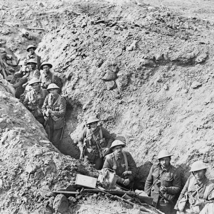 Gli uomini del 2° Battaglione Auckland in una trincea nei pressi di Flers - Fonte: © IWM (Q 194)