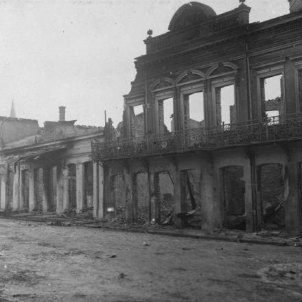 Hârșova dopo il bombardamento - Fonte: © IWM (Q 76054)