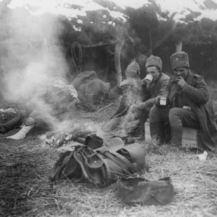 Un momento di pausa delle truppe russe - Fonte: © IWM (Q 76099)
