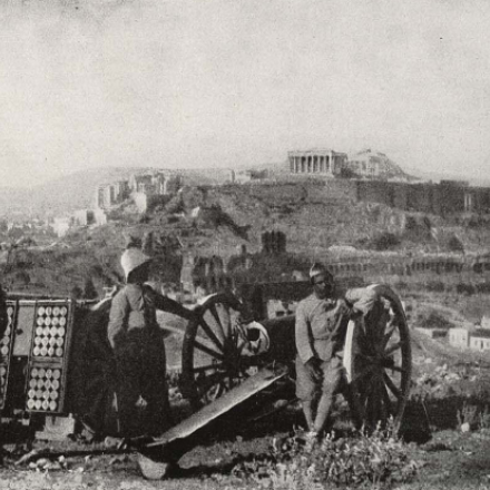Truppe francesi ad Atene -  Fonte: Grande Atlante di fotografie della Grande Guerra