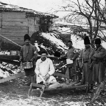 Campo medico rumeno - © IWM (Q 77448)