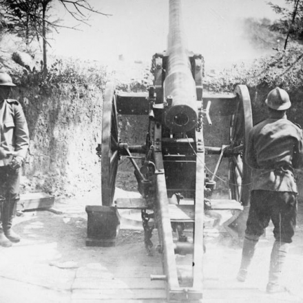 Artiglieria pesante rumena nei pressi di Casin - Fonte: © IWM (Q 58526) Artiglieria pesante rumena nei pressi di Casin - Fonte: © IWM (Q 58526)