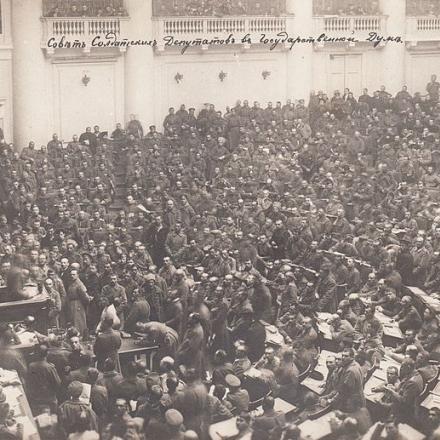 Assemblea a Pietrogrado - Fonte: Immagine di pubblico dominio