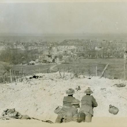 Douai Plain, dietro Vimy Ridge Fonte Canadian War Museum 