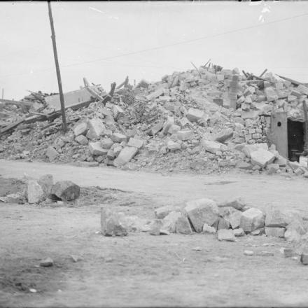 Chiesa di Savy, vicino a St Quentin, estratta dai tedeschi, il 25 aprile 1917. © IWM (Q 2088)