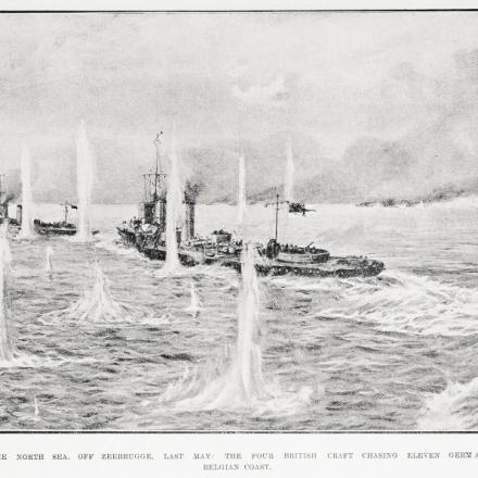 maggio 1917 : Mare del Nord, al largo di Zeebrugge, quattro imbarcazioni britanniche che cacciavano undici cacciatorpediniere tedesche fino alla costa belga.