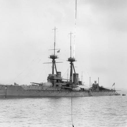 La corazzata HMS VANGUARD. Affondata a Scapa Flow per l'esplosione di munizioni difettose, il 9 luglio 1917.© IWM (Q 21888)