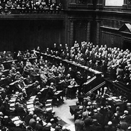 Nel palazzo del Reichstag l'assemblea, in seduta plenaria, ascolta il discorso di Georg Michaelis, 19 luglio 1917. © bundestag.de_image_219024