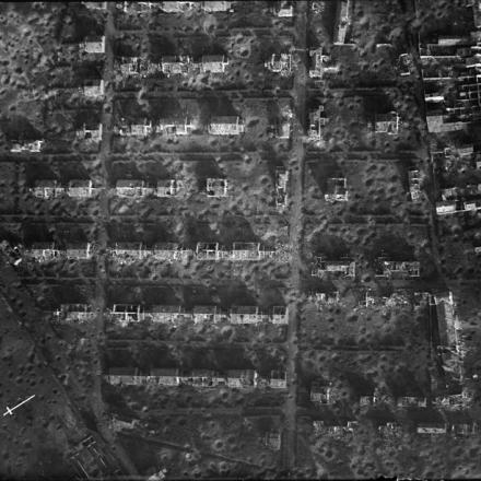 Effetti di un bombardamento su un quartiere, 12 agosto 1917 © IWM (BOX 368-622-5AC-36C-1917)